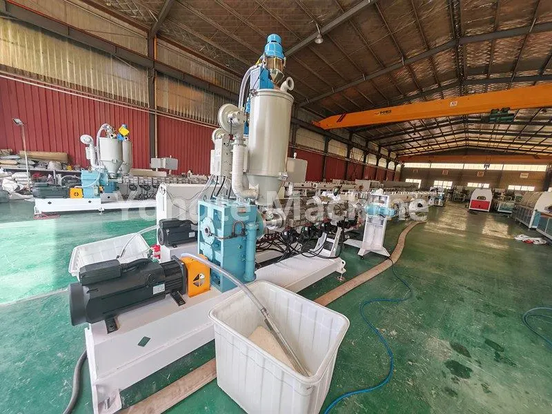 Yongte 16-63mm PPR สายการอัดรีดท่อสามชั้นสำหรับลูกค้าชาวแอลจีเรียประสบความสำเร็จในการว่าจ้างและยอมรับ