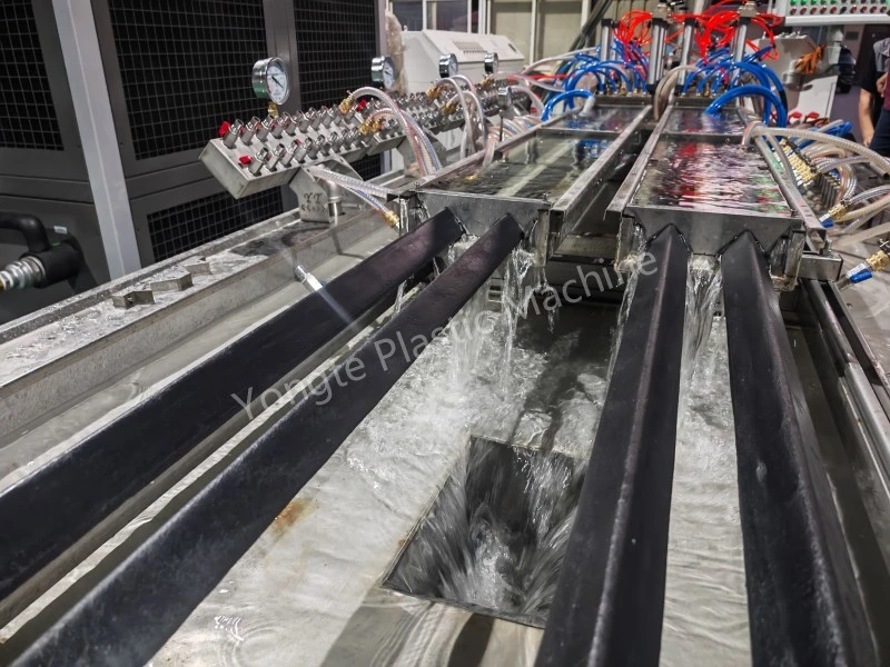 สายการผลิตโปรไฟล์พลาสติก 4 ช่องจัดส่งไปยังจอร์แดนหลังจากการว่าจ้างที่ประสบความสำเร็จ