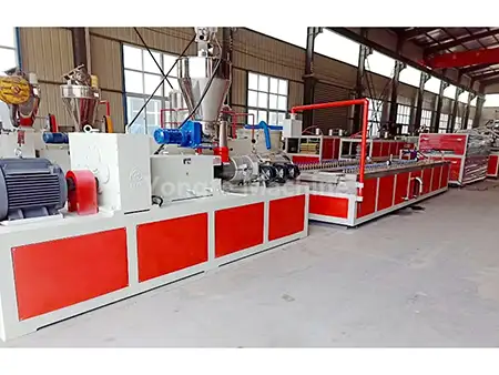 สายการผลิตแผงผนังพีวีซี