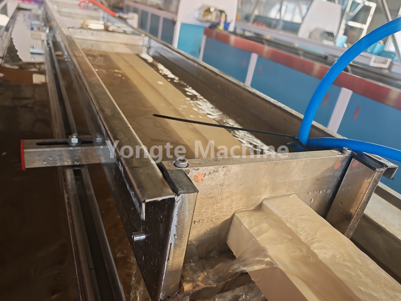 เครื่องโปรไฟล์ประตู PVC WPC